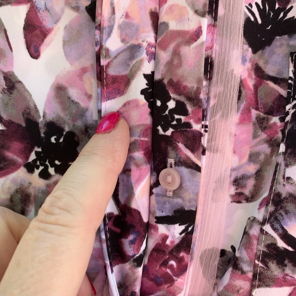 Vera Wang Floral Blouse - Picture 5 of 6